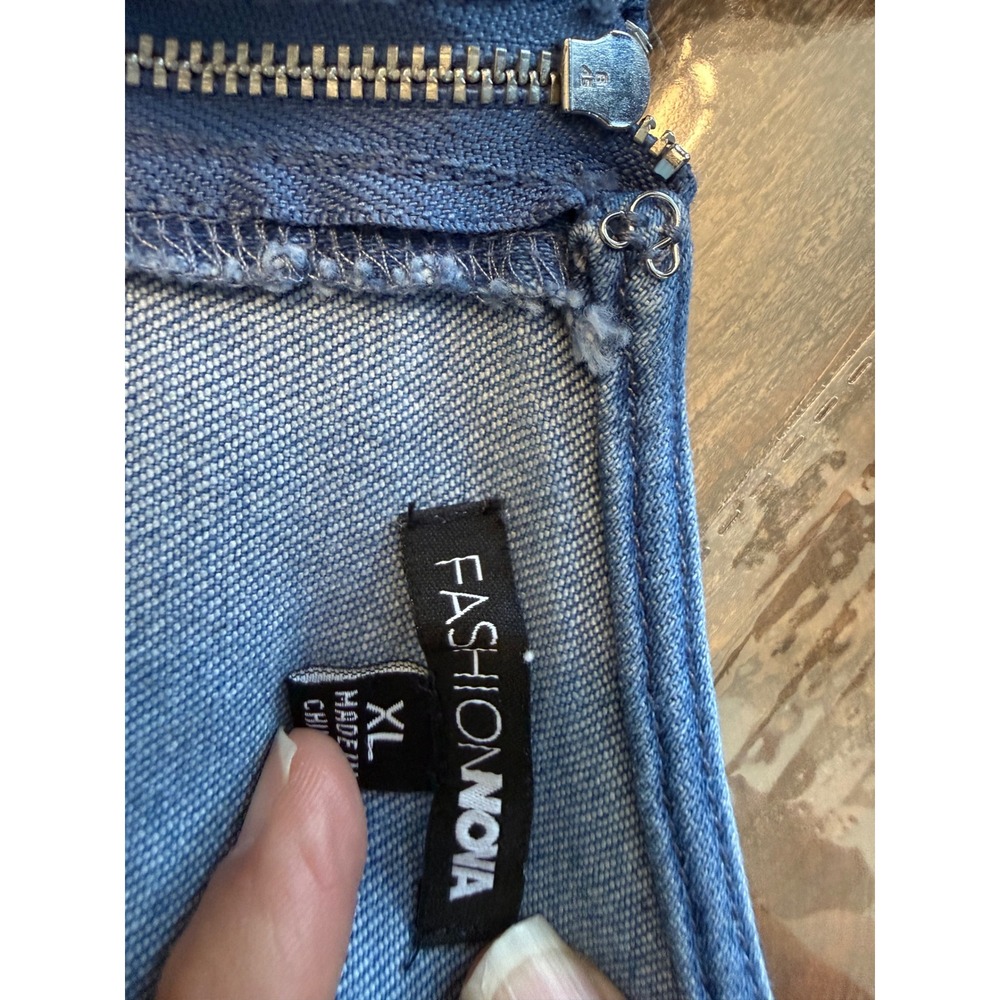 Fashion Nova Womens Denim Halter Jumpsuit Medium Wash Wide Leg XL BROS183 - Picture 5 of 9